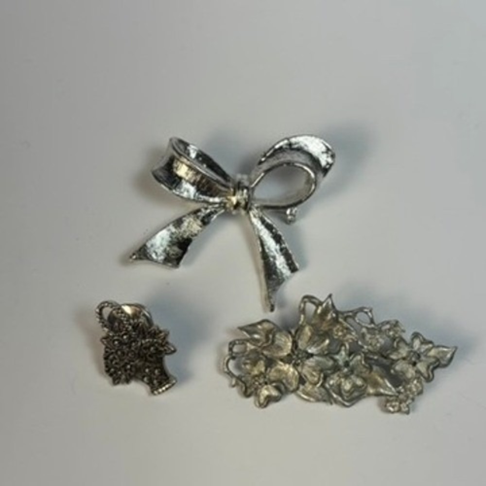 Avon Brooch Pin Set Silver Tone Bow Floral Basket Vintage 3 Piece Lot